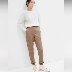 New with tags gap girlfriend joggers size 00 petite khaki color​